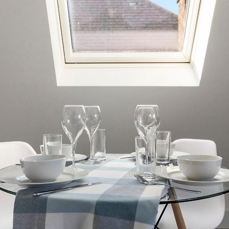 Flat 5 - Star London Vivian Lane 2-Bed Residence The Hyde Kültér fotó