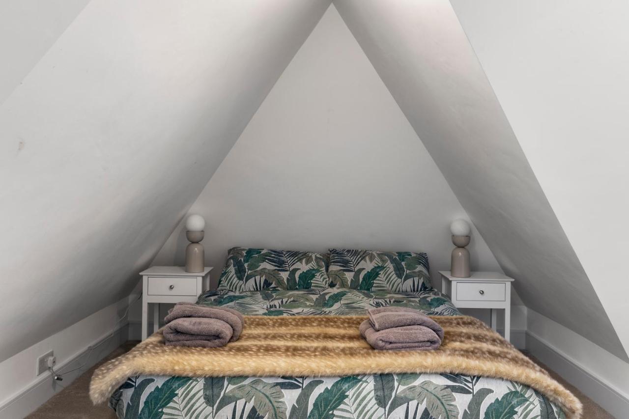 Flat 5 - Star London Vivian Lane 2-Bed Residence The Hyde Kültér fotó