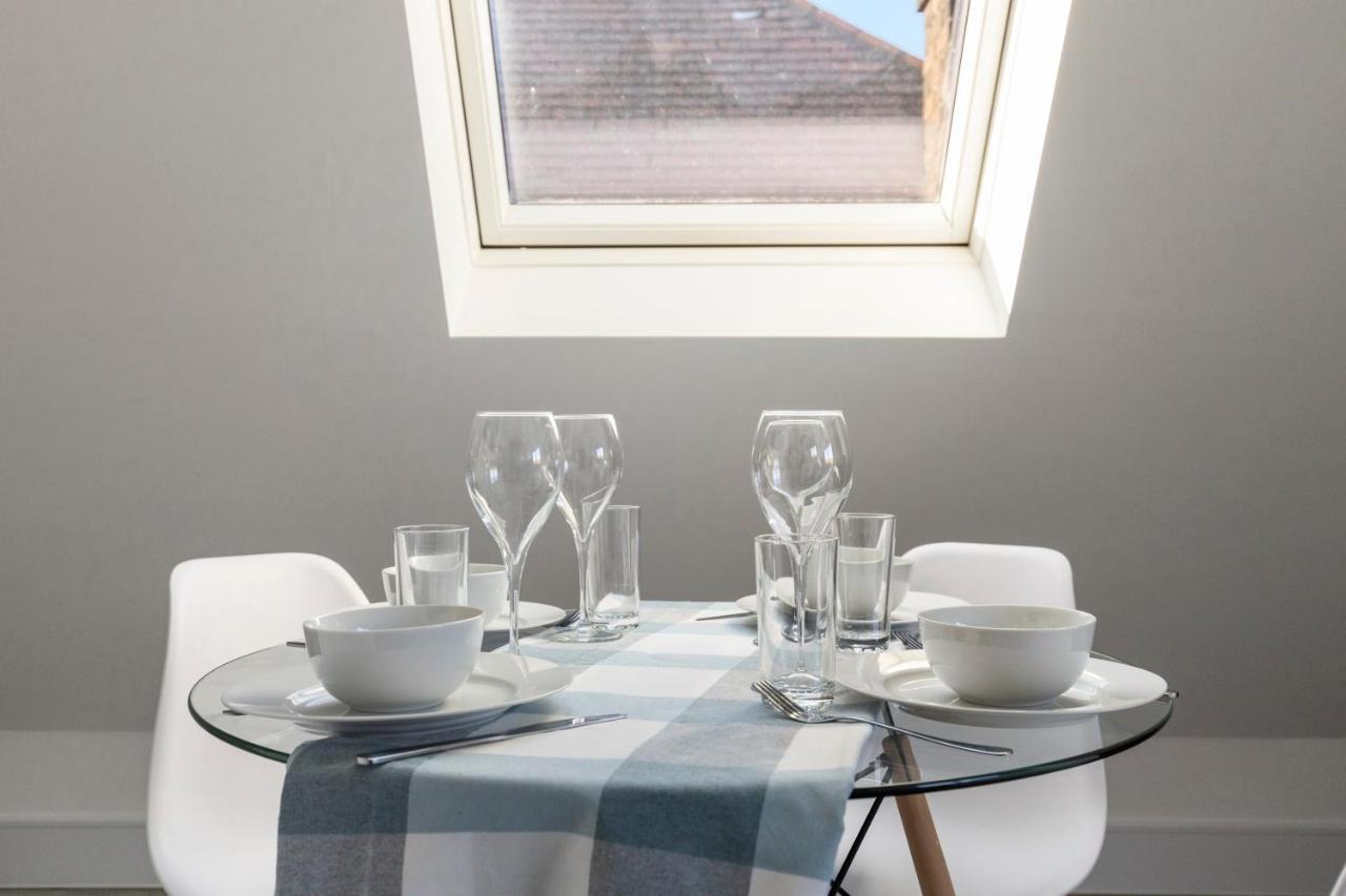 Flat 5 - Star London Vivian Lane 2-Bed Residence The Hyde Kültér fotó